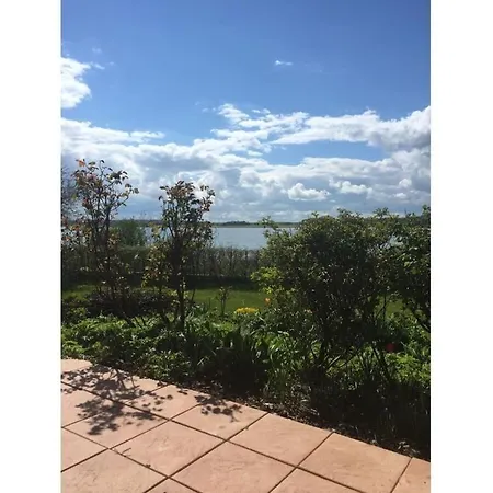 With 1 Bedroom Tatil Evi Maasholm